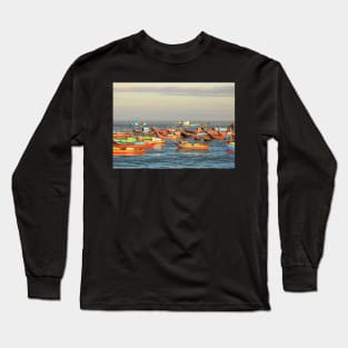 COLORFUL BOATS ON THE SEA DESIGN Long Sleeve T-Shirt